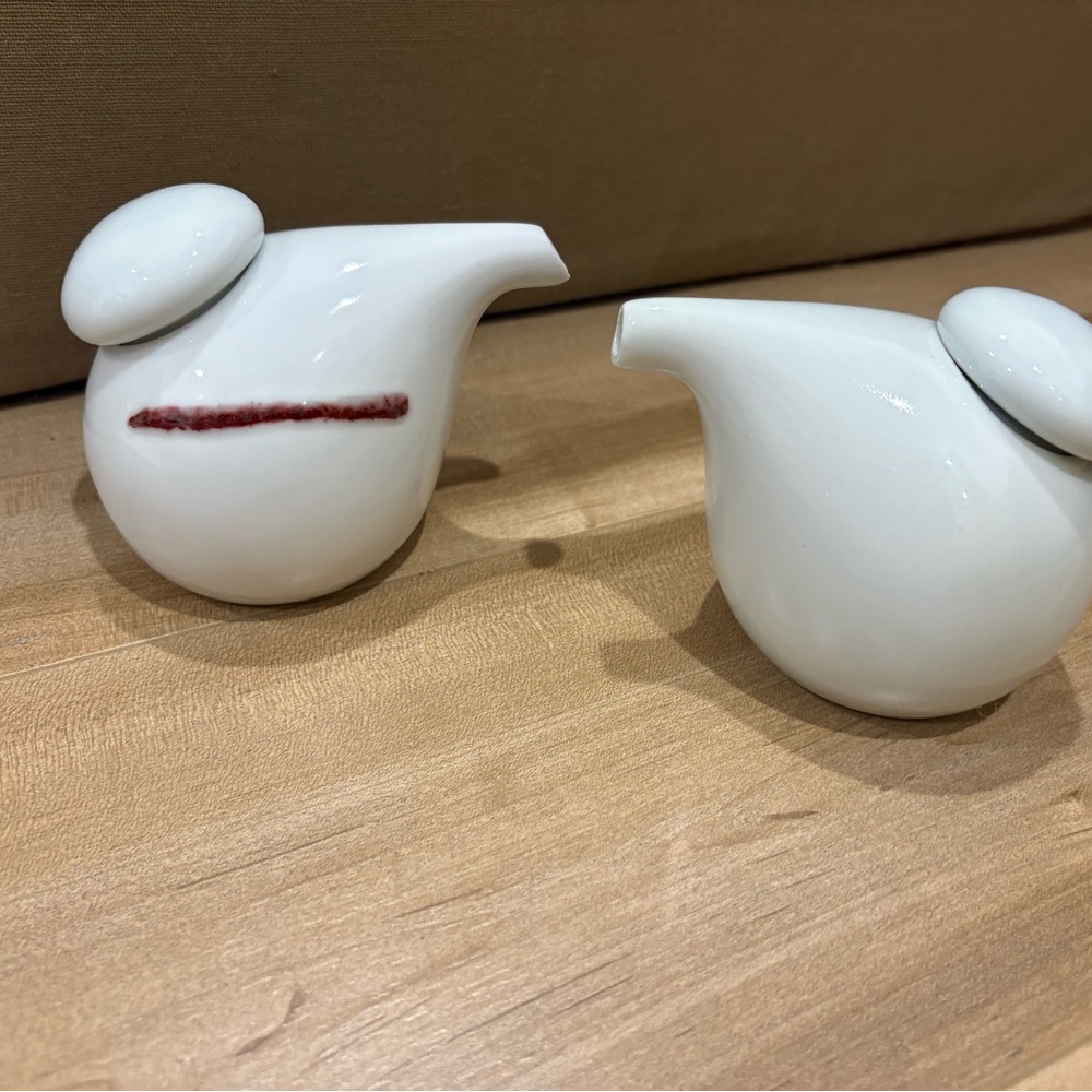 Spin ceramics soy sauce serving containers